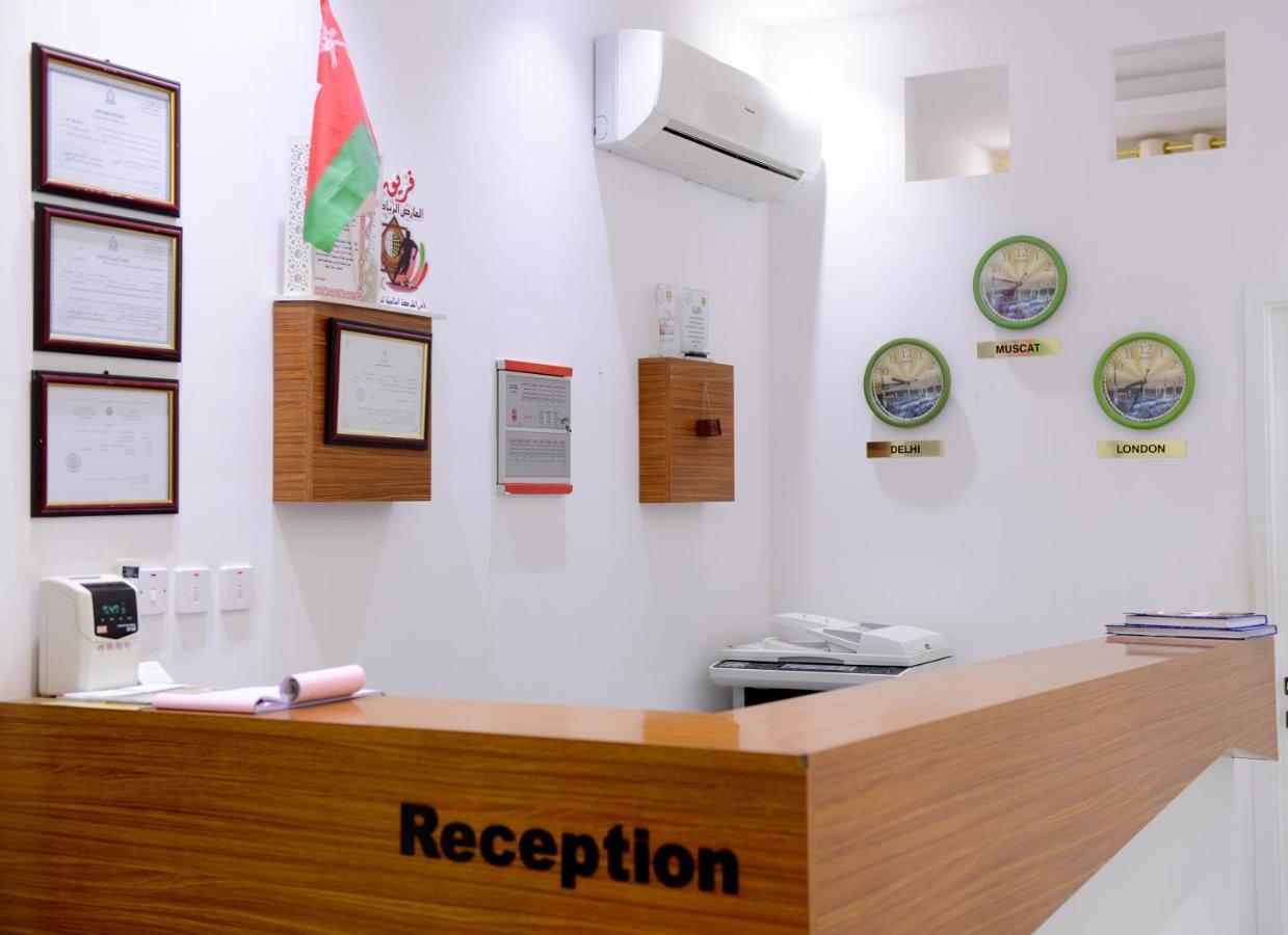 Oasis Hotel *